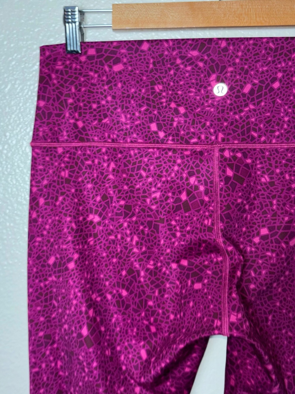 Lululemon High Times Pant(Full-On Luxtreme)Paradise Geo Regal Plum Multi size 12 - Picture 16 of 16